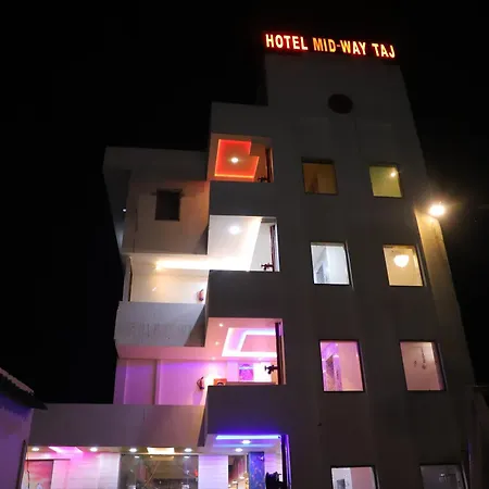 Hotel Midway Taj